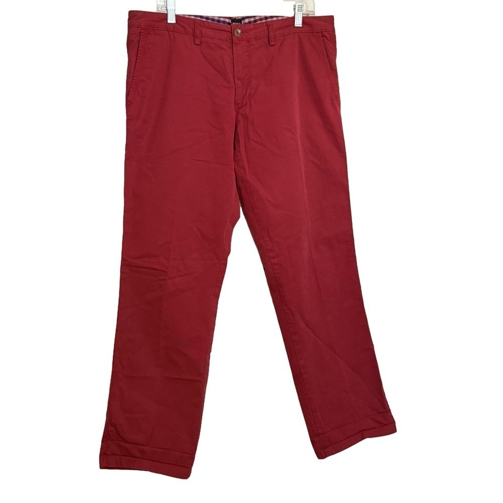 Hugo Boss red men’s regular fit cotton pants
Preppy casual street wear